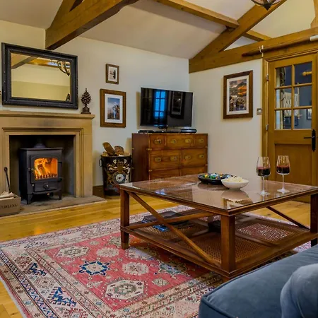 Semesterbostad Duke Of Portland Boathouse On The Shore Of Ullswater Ideal For A Romantic Break Pooley Bridge