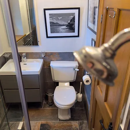 Vakantiehuis Duke Of Portland Boathouse On The Shore Of Ullswater Ideal For A Romantic Break Pooley Bridge