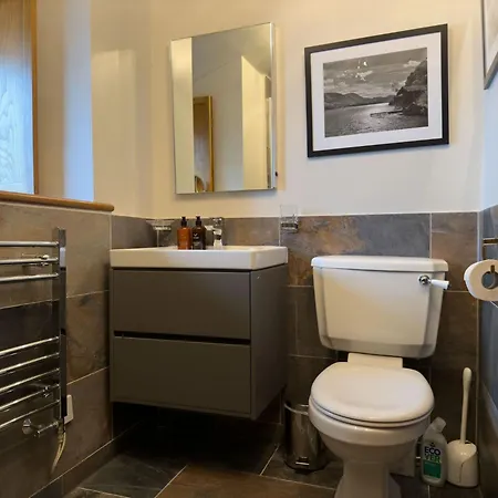 Duke Of Portland Boathouse On The Shore Of Ullswater Ideal For A Romantic Break *