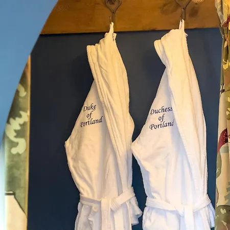 Duke Of Portland Boathouse On The Shore Of Ullswater Ideal For A Romantic Break Nyaraló *