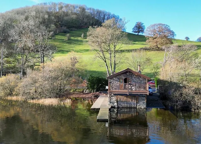 Duke Of Portland Boathouse On The Shore Of Ullswater Ideal For A Romantic Break 풀리 브리지