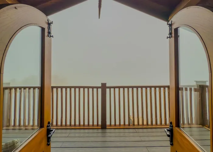 Duke Of Portland Boathouse On The Shore Of Ullswater Ideal For A Romantic Break 펜션