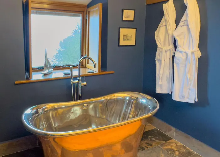 Vakantiehuis Duke Of Portland Boathouse On The Shore Of Ullswater Ideal For A Romantic Break *