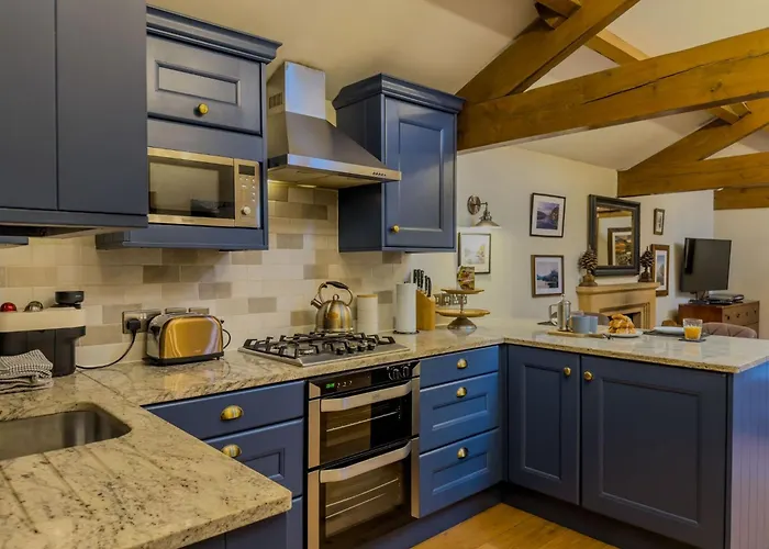 Duke Of Portland Boathouse On The Shore Of Ullswater Ideal For A Romantic Break *