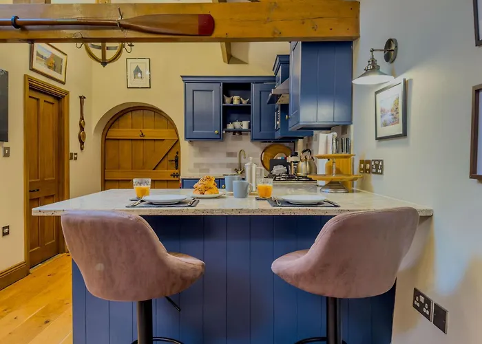 Duke Of Portland Boathouse On The Shore Of Ullswater Ideal For A Romantic Break 펜션 풀리 브리지