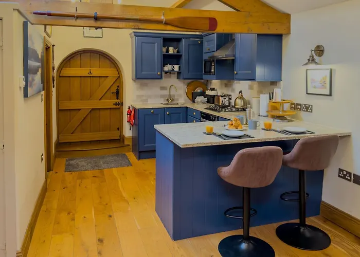 Duke Of Portland Boathouse On The Shore Of Ullswater Ideal For A Romantic Break *