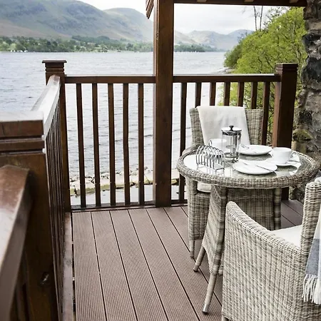 Duke Of Portland Boathouse On The Shore Of Ullswater Ideal For A Romantic Break Hébergement de vacances *