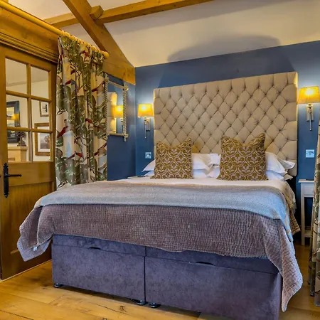 Duke Of Portland Boathouse On The Shore Of Ullswater Ideal For A Romantic Break Hébergement de vacances Pooley Bridge