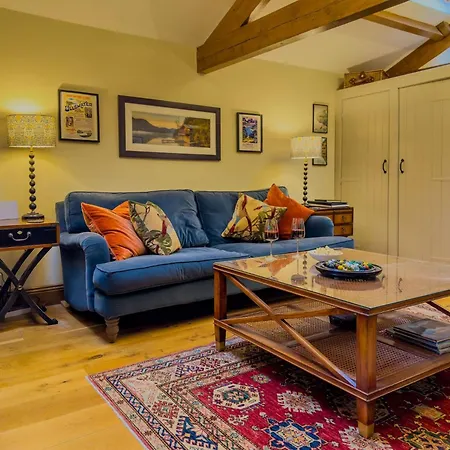 Duke Of Portland Boathouse On The Shore Of Ullswater Ideal For A Romantic Break Pooley Bridge