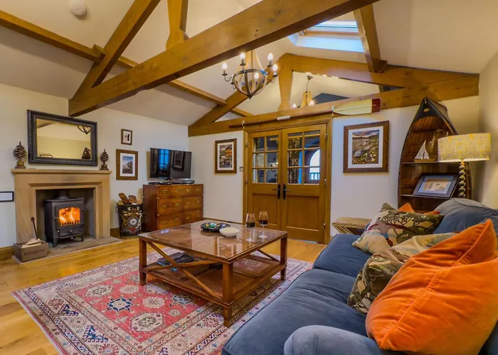 Duke Of Portland Boathouse On The Shore Of Ullswater Ideal For A Romantic Break